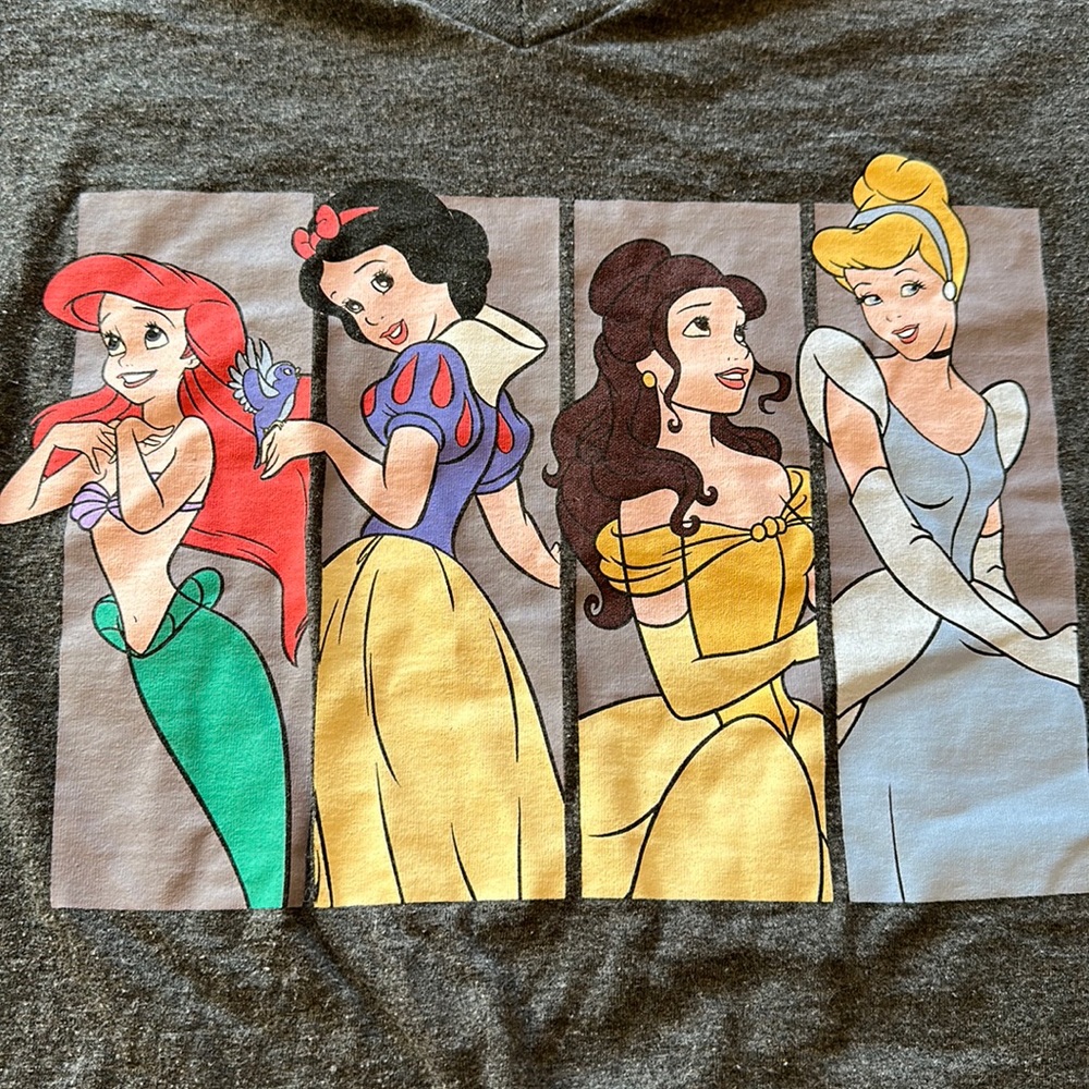 #114D Disney Princess Tee, Size Medium, Mermaid, Snow White, Beauty, Cinderella